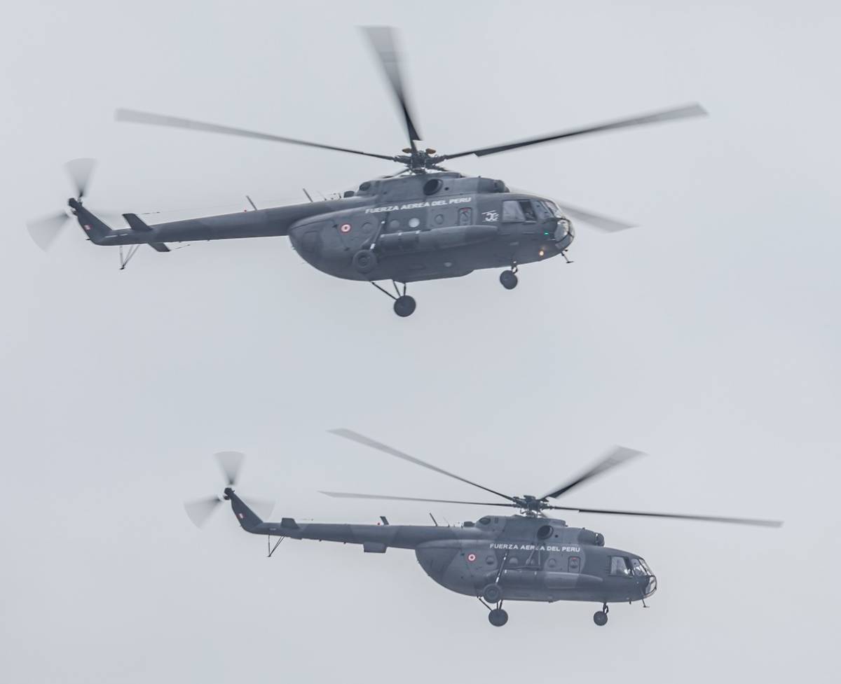 Dos Helicopteros de Transporte y Combate Mi-17-1B Hip H del Grupo Aereo N° 3. Dos Helicopteros de Transporte y Combate Mi-17-1B Hip H del Grupo Aereo N° 3.