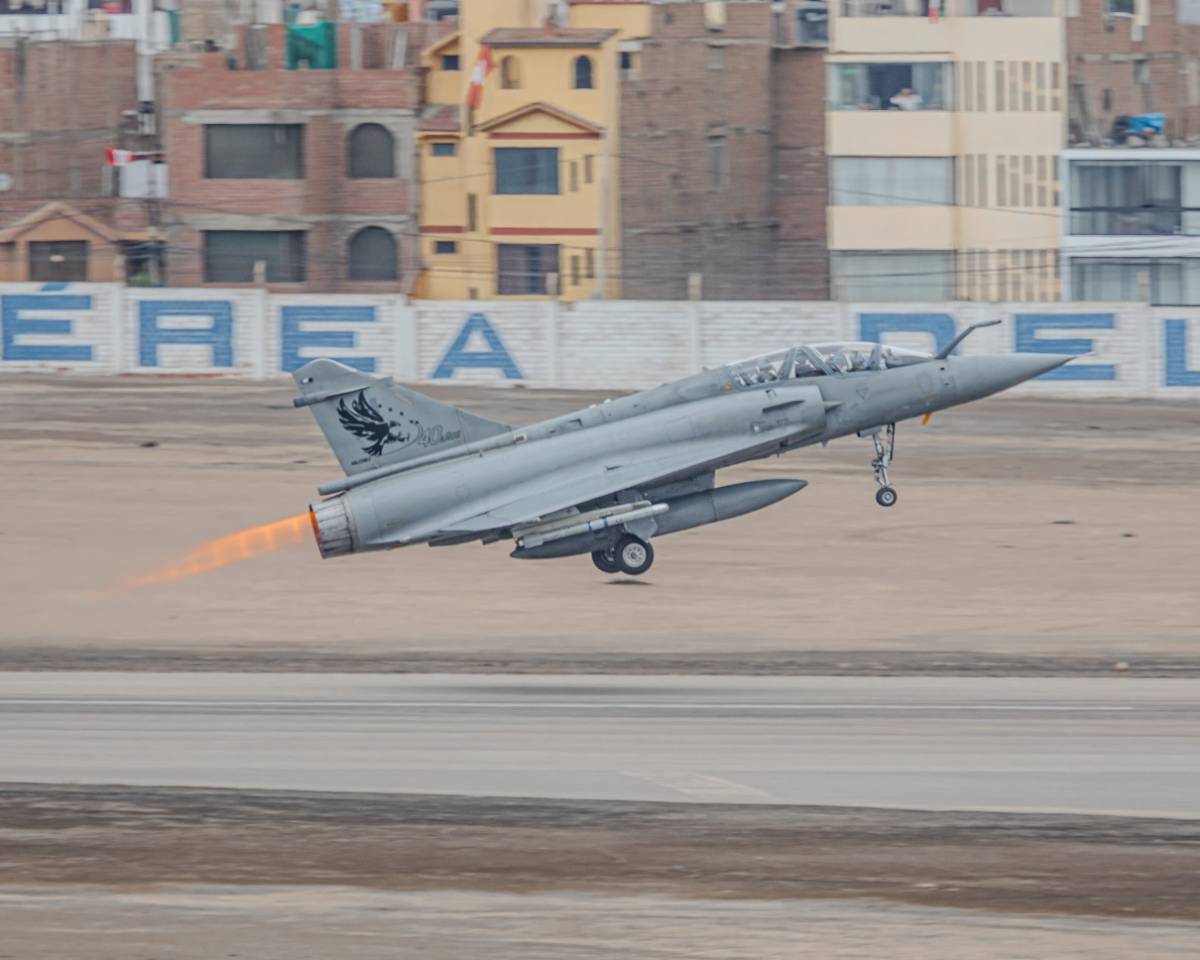 Mirage 2000DP del Grupo Aereo N° 4 (La Joya, Arequipa). Mirage 2000DP del Grupo Aereo N° 4 (La Joya, Arequipa).
