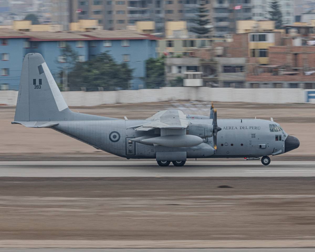 KC-130H Hercules del Grupo Aereo N° 8. KC-130H Hercules del Grupo Aereo N° 8.