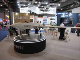 UAV Tarsis W de AERTEC en FEINDEF (autor)