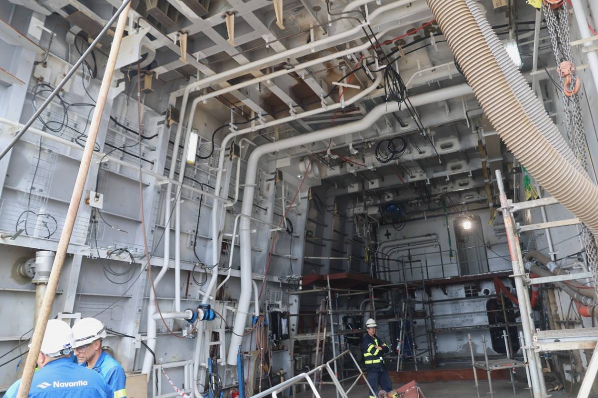 Interior del hangar de helicptero de la futura primera fragata del tipo F-110, la Bonifaz.