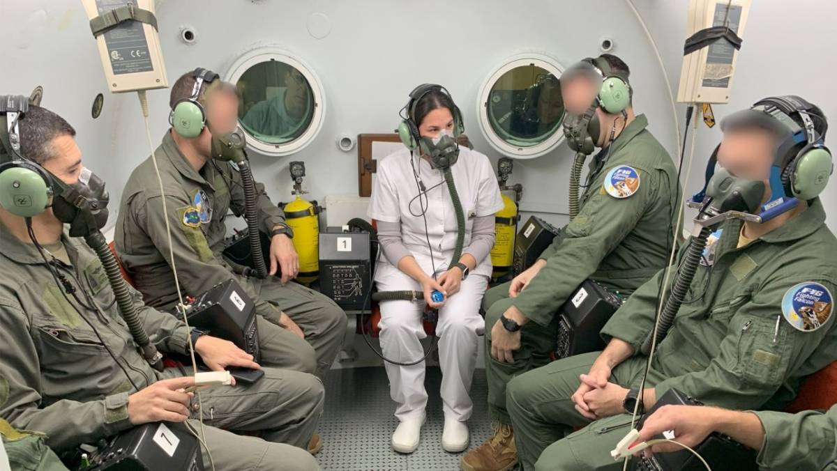Pilotos argentinos de F-16 durante la prueba. (foto: Fuerza Area Argentina)