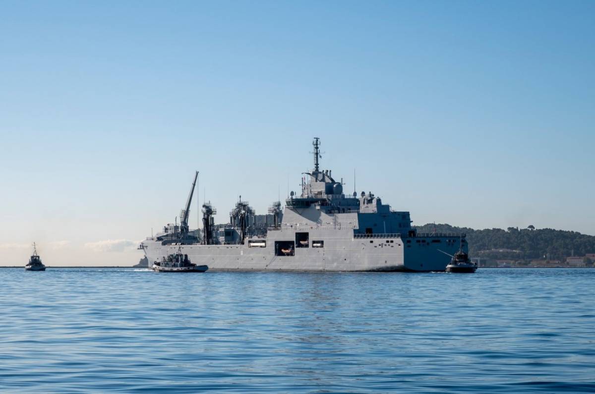 A finales de julio llegó a la Base Naval de Toulon el navío de apoyo logístico A726 Jacques Stosskopf que refuerza las capacidades de la Marine Nationale. (Marine Nationale) A finales de julio llegó a la Base Naval de Toulon el navío de apoyo logístico A726 Jacques Stosskopf que refuerza las capacidades de la Marine Nationale. (Marine Nationale)