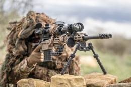 Novedosos visores t�rmicos compactos de la compa��a Selenia 2000 est�n siendo recibidos por los tiradores selectos del Esercito italiano. (Esercito)