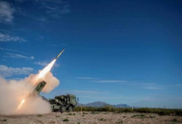 Lanzamiento con el GMARS. (Foto: Ejército de los Estados Unidos) Lanzamiento con el GMARS. (Foto: Ejército de los Estados Unidos)