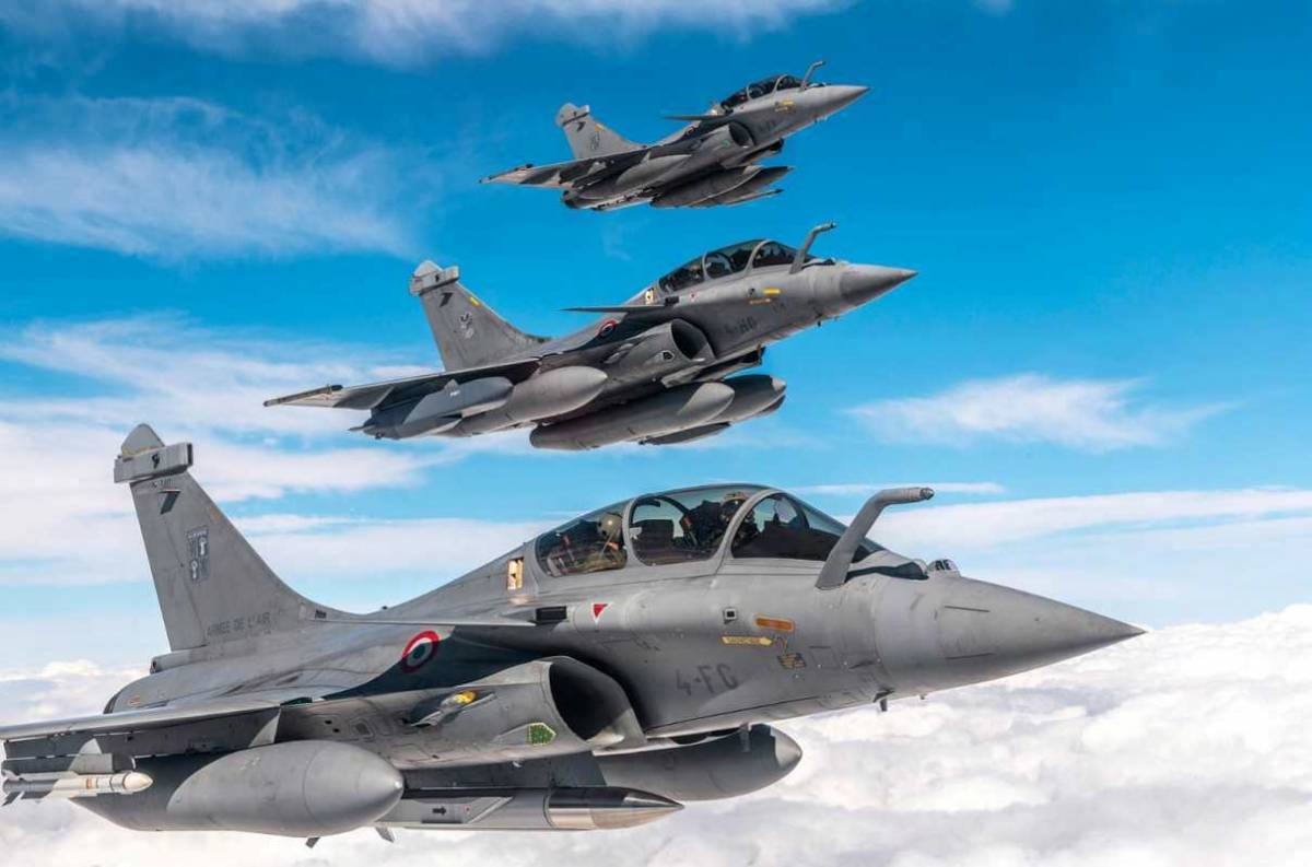 Los Rafale B armados con misiles nucleares ASMPA son un elemento contundente de respuesta estratgica de Francia.   (Arme de lAir et de lEspace)
