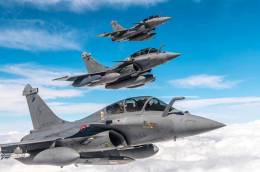 Los Rafale B armados con misiles nucleares ASMPA son un elemento contundente de respuesta estrat�gica de Francia.   (Arm�e de l�Air et de l�Espace)