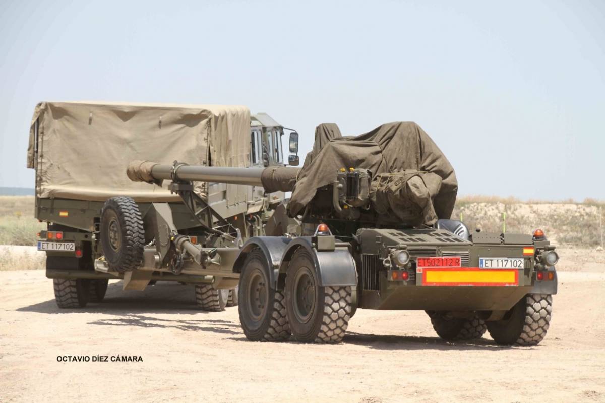 El concepto de piezas remolcadas de 155/52mm debe ser parcialmente renovado con sistemas sobre camión que podrían ser fabricados en España. (Octavio Díez Cámara) El concepto de piezas remolcadas de 155/52mm debe ser parcialmente renovado con sistemas sobre camión que podrían ser fabricados en España. (Octavio Díez Cámara)