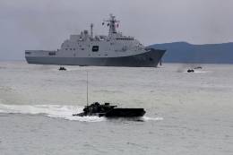 Barco de desembarco Changbai Shan.