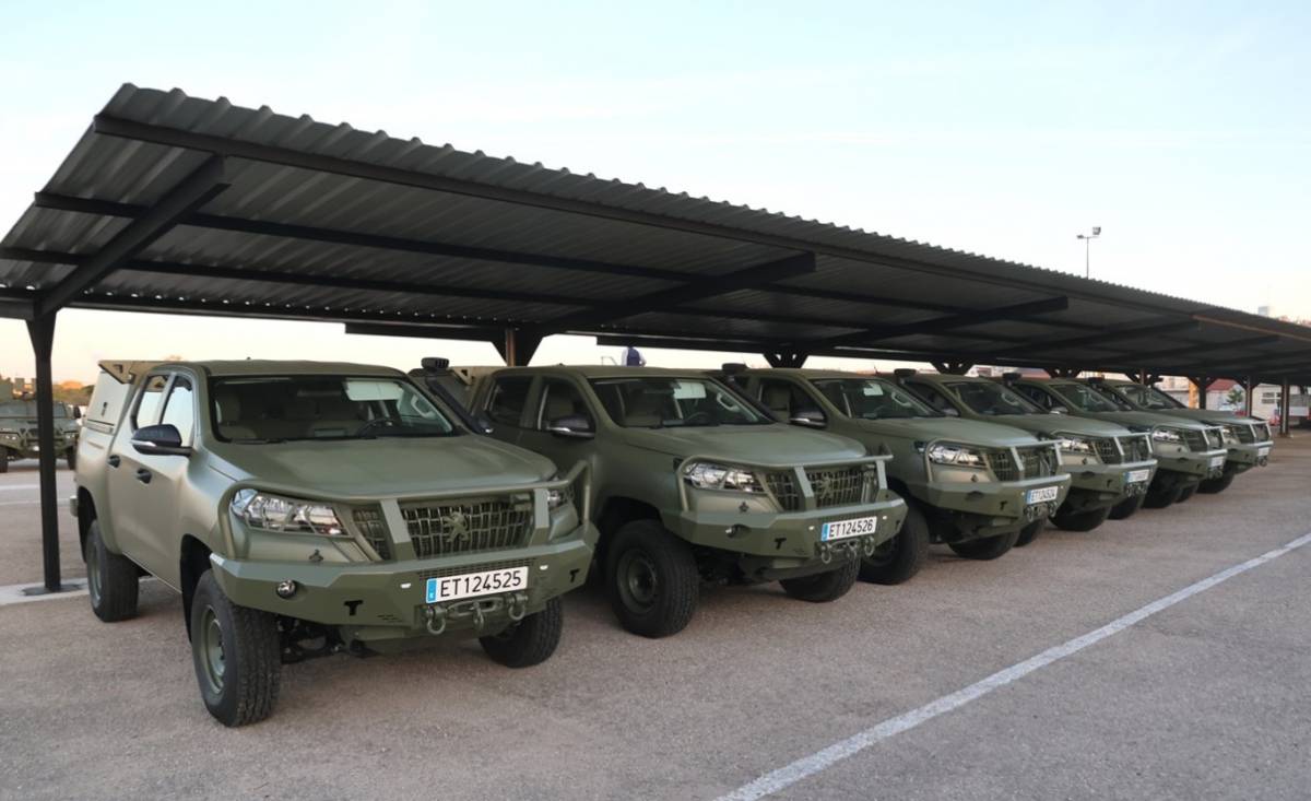 Primer lote de seis 4x4 VMTT entregada por la empresa Iturri al Ejército de Tierra español. Primer lote de seis 4x4 VMTT entregada por la empresa Iturri al Ejército de Tierra español.