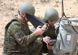 El manejo en el MOE de las municiones merodeadoras requerir de formar a pilotos que las manejen o adiestrar en ello a los que se encargan ahora de los RPAS. (Octavio Dez Cmara)