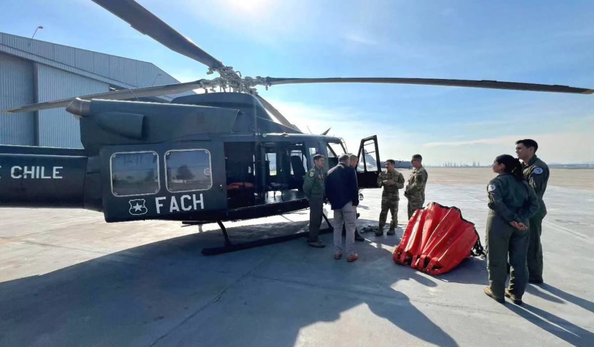 Un helicptero Bell 412 antiincendios de la Fuerza Area de Chile. (foto: Fuerza  Area de Chile)