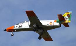 Uno de los C-101 del CLAEX, que est adems pintado especialmente en 2016 para conmemorar los 25 aos de actividad del Centro. (foto Julio Maz)