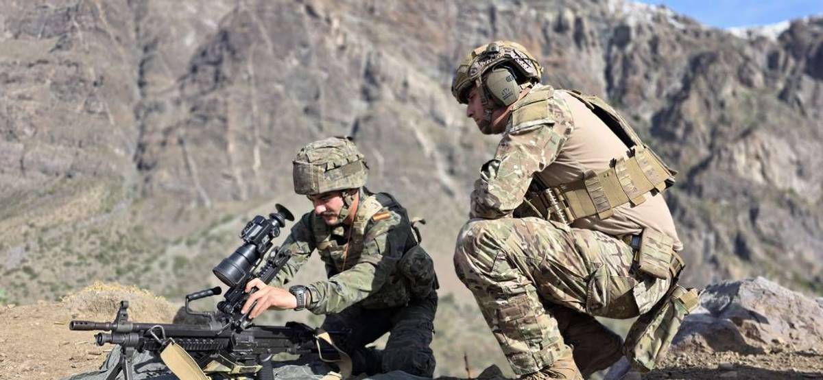 Militares de montaña españoles, chilenos y estadounidenses en los ejercicios. (foto: Ejército de Tierra) Militares de montaña españoles, chilenos y estadounidenses en los ejercicios. (foto: Ejército de Tierra)
