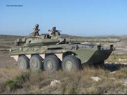 Los Centauro con pieza de 105mm son una notable aportacin para sus cometidos de reconocimiento y de combate.   (Octavio Dez Cmara)