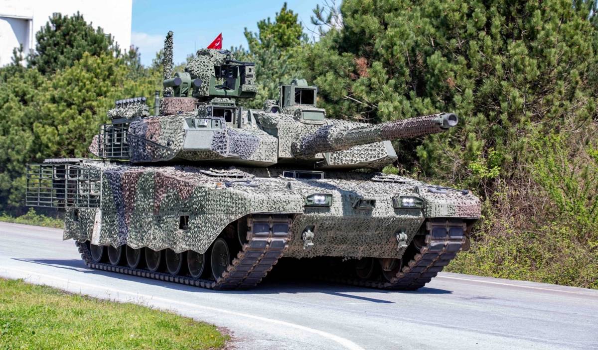 Los detalles del carro de combate Altay hacen que pueda considerarse como un ingenio acorazado de primer nivel. (BMC) Los detalles del carro de combate Altay hacen que pueda considerarse como un ingenio acorazado de primer nivel. (BMC)