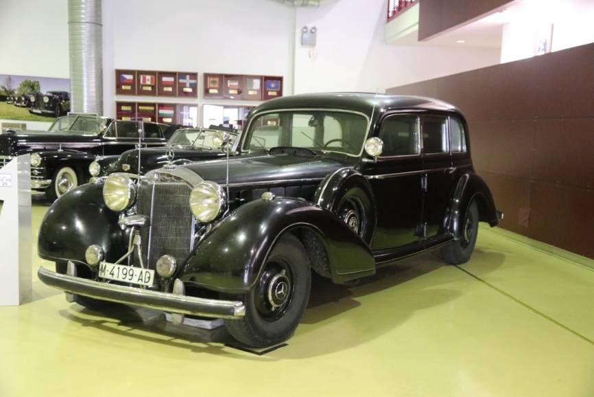 El Mercedes-Benz 770 utilizado como vehículo principal del entonces Jefe de Estado, entre principios de los años cuarenta y la llegada de los Rolls Royce “Phantom” IV en 1952.