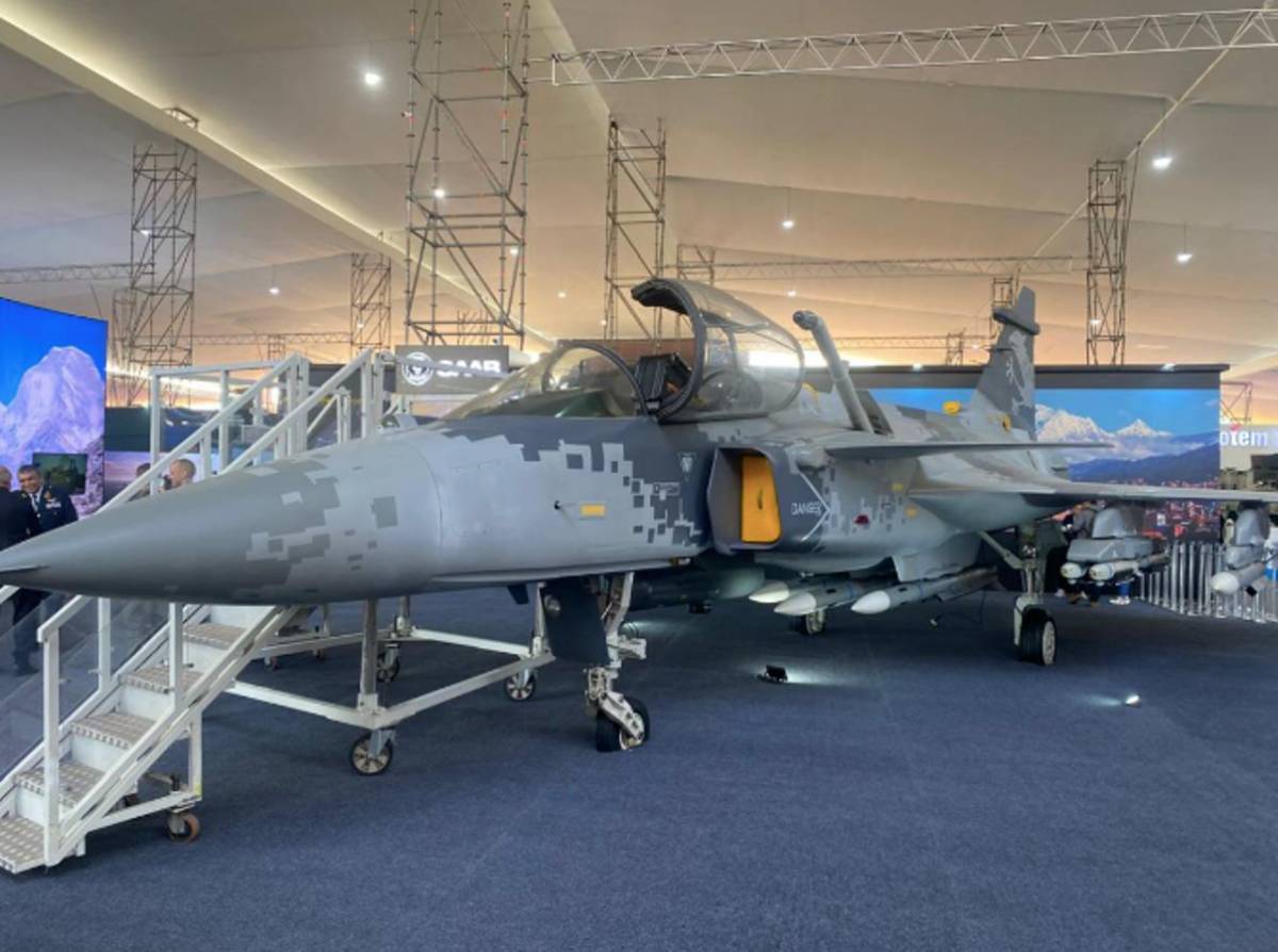 El Gripen expuesto en SITDEF Per (foto defensa.com)