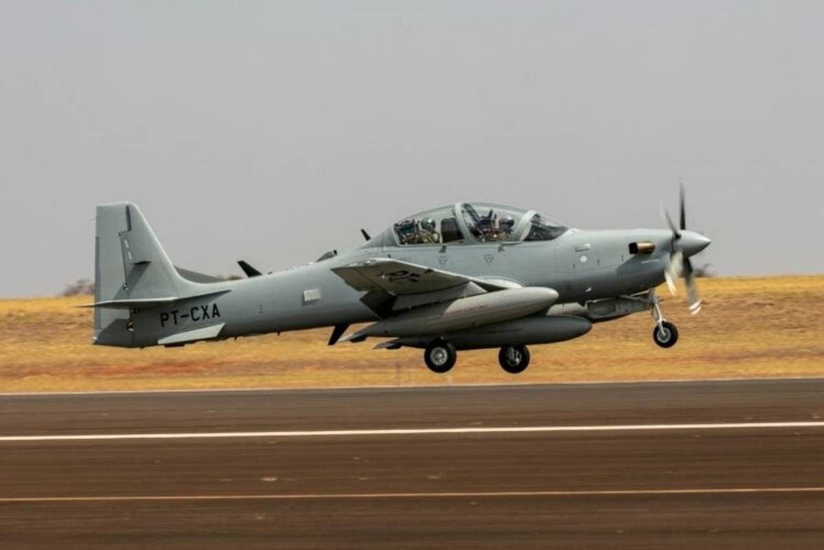 Un avión A-29N Súper Tucano. Un avión A-29N Súper Tucano.