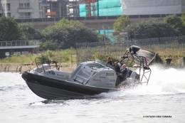 En la feria britnica DSEI se incluye una zona acutica donde es habitual presentar soluciones navales y exponer modernos buques militares.  (Octavio Dez Cmara)