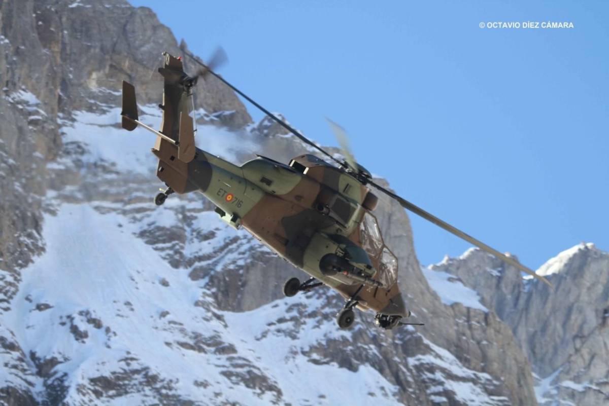 Los helicópteros son muy susceptibles a ser derribados por diferentes tipos de sistemas de armas. (Octavio Díez Cámara) Los helicópteros son muy susceptibles a ser derribados por diferentes tipos de sistemas de armas. (Octavio Díez Cámara)