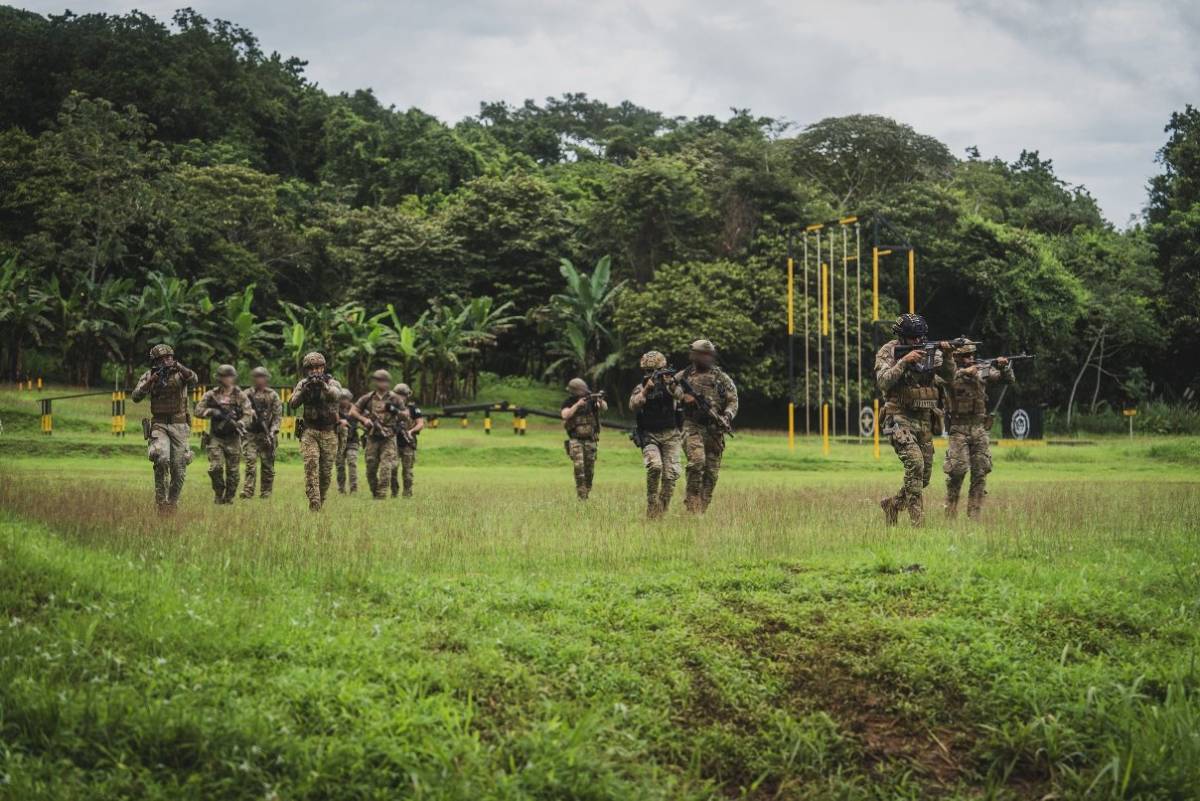Boinas Verdes del US Army y Comandos Aeronavales durante una de las fases del ejercicio Panamax Alpha 2025. (Foto: Socsouth) Boinas Verdes del US Army y Comandos Aeronavales durante una de las fases del ejercicio Panamax Alpha 2025. (Foto: Socsouth)