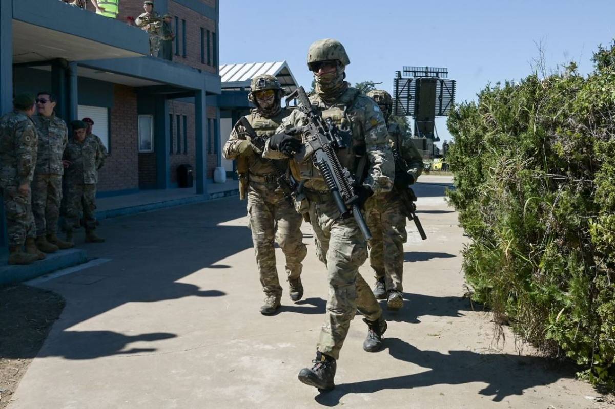 Comandos de fuerzas especiales. Comandos de fuerzas especiales.