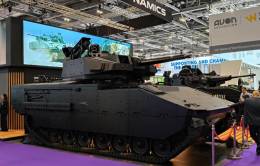 El nuevo AJAX con cañón de 40 mm.