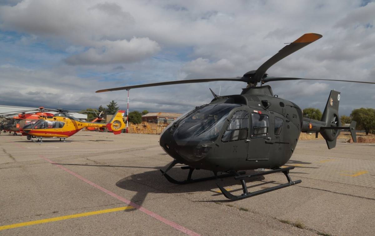 Uno de los EC135 de la ACAVIET, que se usó para reconocimiento de las zonas de incendios y llevar a los coordinadores de medios aéreos que los combaten. Uno de los EC135 de la ACAVIET, que se usó para reconocimiento de las zonas de incendios y llevar a los coordinadores de medios aéreos que los combaten.