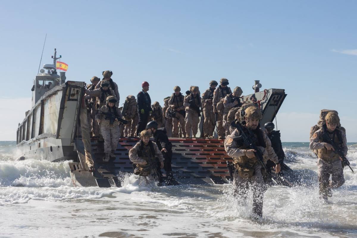 Infantes de Marina desembarcando en las playas de Camp Lejeune. (foto USMC) Infantes de Marina desembarcando en las playas de Camp Lejeune. (foto USMC)
