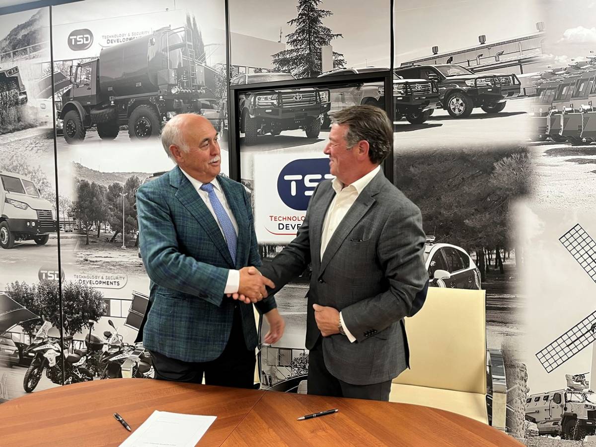 La firma del acuerdo entre ambas empresas (TSD) La firma del acuerdo entre ambas empresas (TSD)