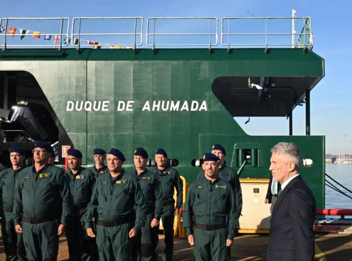 Ceremonia de entrega del buque oceánico “Duque de Ahumada” a la Guardia Civil (foto: Ministerio del Interior) Ceremonia de entrega del buque oceánico “Duque de Ahumada” a la Guardia Civil (foto: Ministerio del Interior)