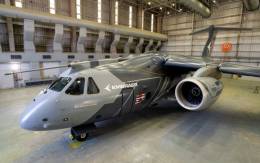 La nueva imagen del avin demostrador del KC-390.