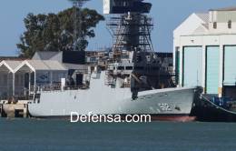 El futuro patrullero de la Real Marina de Marruecos, atracado en el muelle de armamento del astillero de San Fernando. (foto Javier Conde-defensa.com)