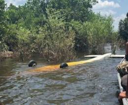 El avin interceptado tras realizar un aterrizaje forzoso.