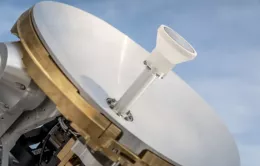 Antena de sistema de comunicaciones satelitales de Indra SATCOM. Foto: Indra