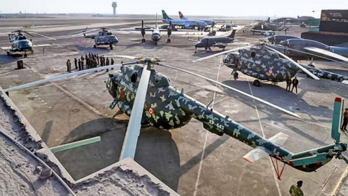 Varios helicpteros Mi-8MTV-1 de la Aviacin del Ejrcito del Per.