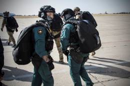 Hemos tenido la oportunidad de poder conocer de primera mano las impresiones y objetivos de la Unidad respecto a su primera toma de contacto con un ejercicio que aglutina a unidades de primer orden mundial encuanto a operaciones parqacaidistas se refiere.