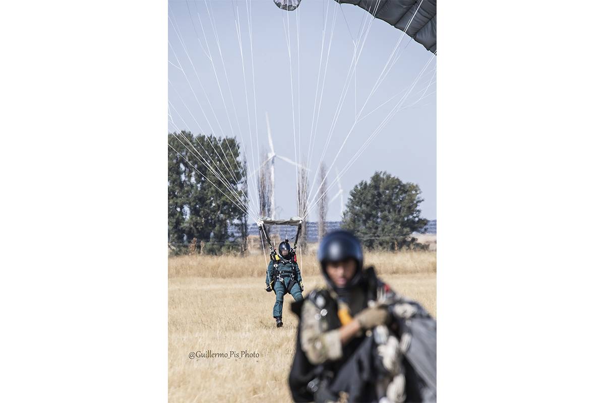 La inserción paracaidista puede ser de gran interés para el cumplimiento de las misiones especificas asignadas a la Unidad. La inserción paracaidista puede ser de gran interés para el cumplimiento de las misiones especificas asignadas a la Unidad.