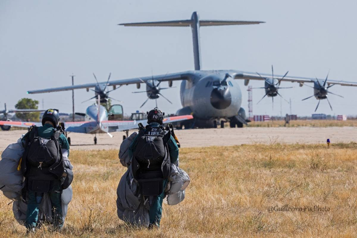 "No es nueva la colaboracíon BRIPAC-UEI , la Unidad ya ha asistido a ejercicios como el Long Precission por ejemplo .No obstante,por motivos organizativos, a veces nos es imposible asistir a todos los ejercicios a los que somos invitados" "No es nueva la colaboracíon BRIPAC-UEI , la Unidad ya ha asistido a ejercicios como el Long Precission por ejemplo .No obstante,por motivos organizativos, a veces nos es imposible asistir a todos los ejercicios a los que somos invitados"