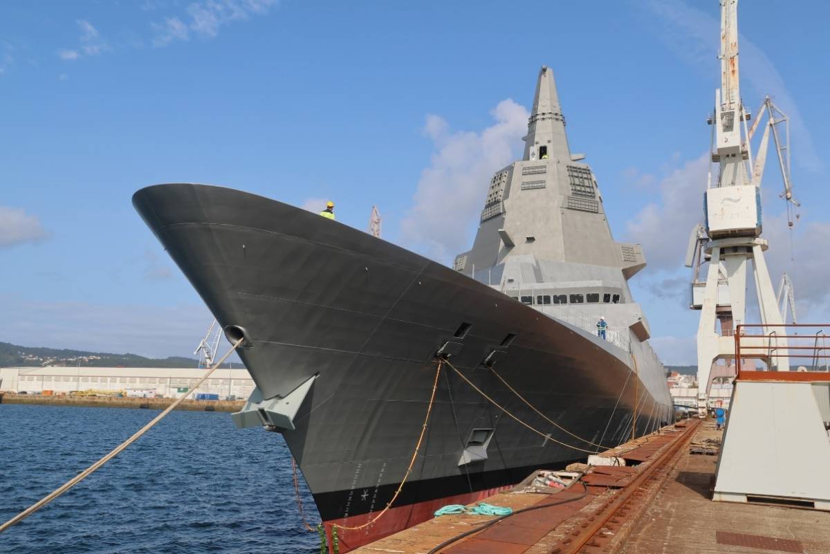 La nueva fragata “Bonifaz” en los muelles de la planta de Navantia, donde se la remolcó tras su botadura la tarde del 11 de septiembre. La nueva fragata “Bonifaz” en los muelles de la planta de Navantia, donde se la remolcó tras su botadura la tarde del 11 de septiembre.
