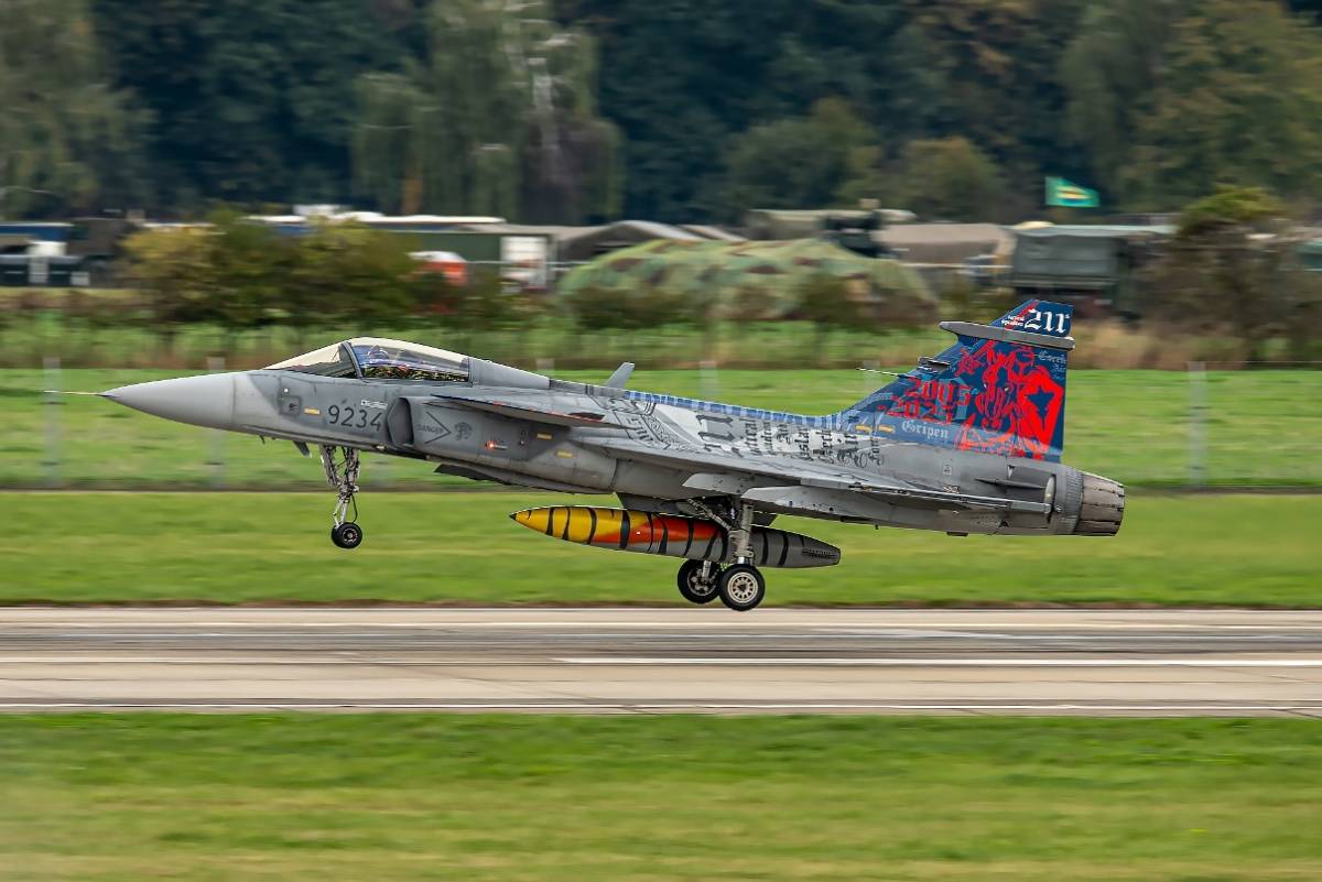 SAAB JAS 39D GRIPEN. SAAB JAS 39D GRIPEN.