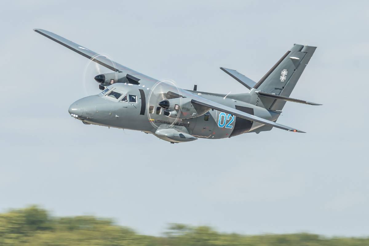 Let L-410UVP Turbolet. Let L-410UVP Turbolet.