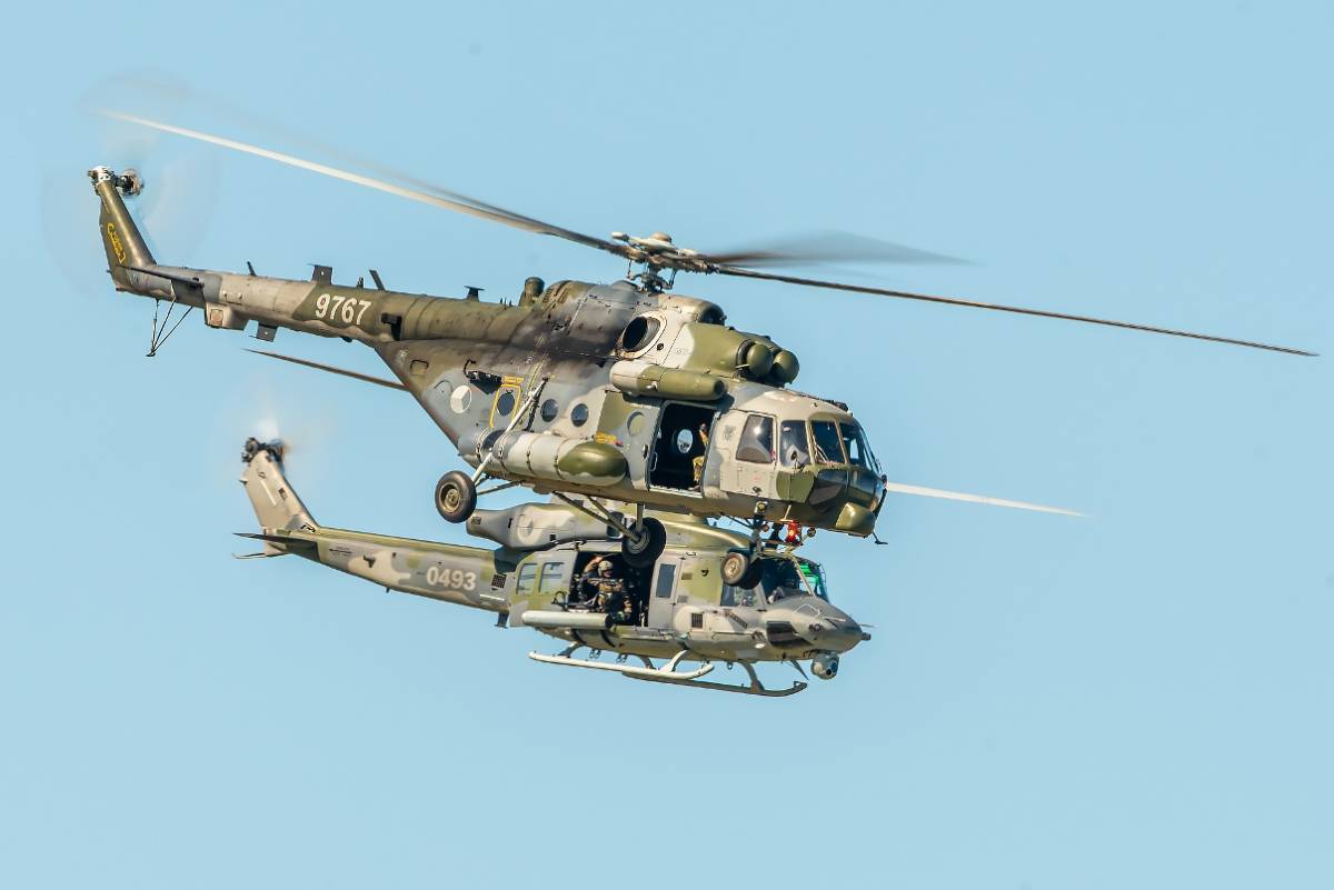 Mi-171Sh/Bell UH-1. Mi-171Sh/Bell UH-1.