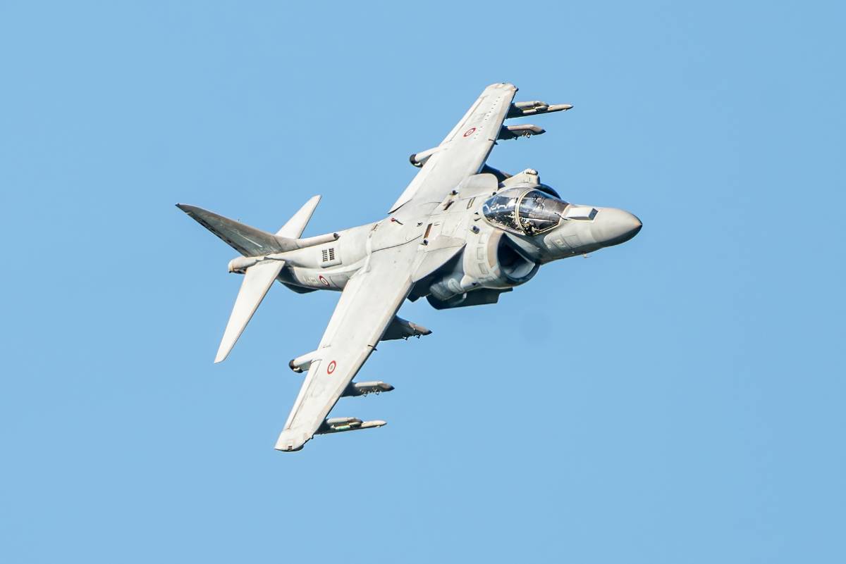 MCDONNELL DOUGLAS AV-8B HARRIER II+. MCDONNELL DOUGLAS AV-8B HARRIER II+.