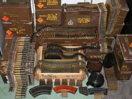 Cajas de municiones de las Fuerzas Armadas del Per�.