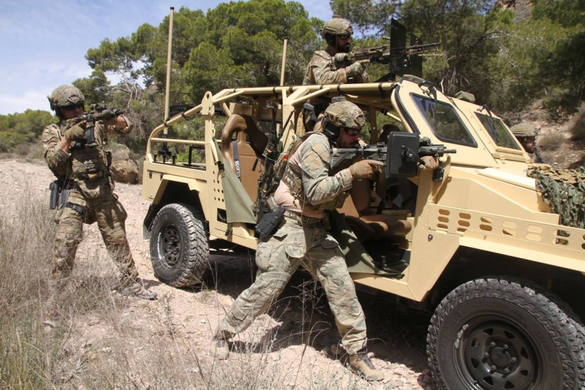 En determinados operativos de la FGNE se pueden requerir aportaciones extraordinarias por parte de diferentes capacidades aportadas por el GAES (foto Octavio Díez Cámara). En determinados operativos de la FGNE se pueden requerir aportaciones extraordinarias por parte de diferentes capacidades aportadas por el GAES (foto Octavio Díez Cámara).