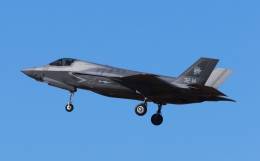 Uno F-35A de la Aeronautica Militare Italiana aterrizando en Albacete. (foto Julio Maz)