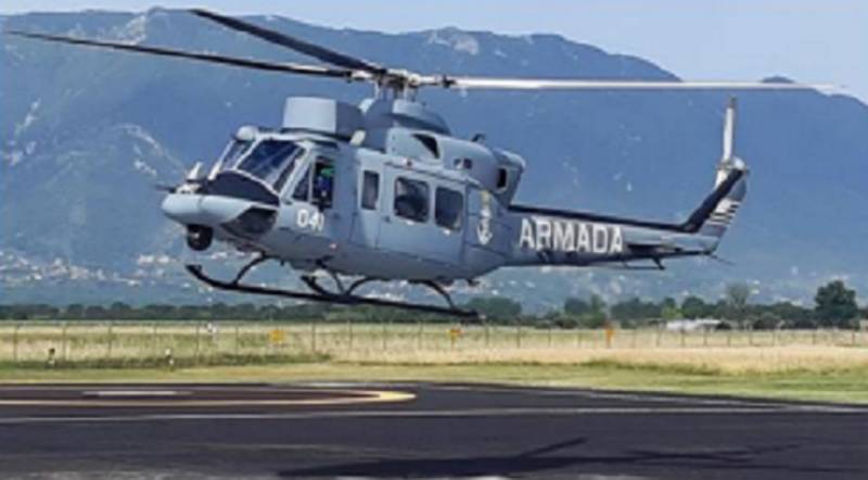 Un helicptero AB-412 de la Armada Uruguaya.