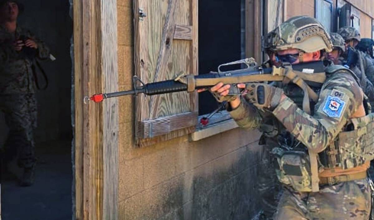 Un militar argentino en UNITAS. Un militar argentino en UNITAS.